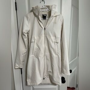 Northface Fleece Lined Rain Coat (small makeup stain in 3rd photo) | XS | White